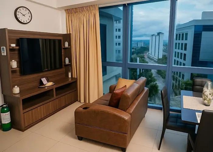 Modern 1br Corner Unit, Pool & Gym Overlooking Skyline - It Park