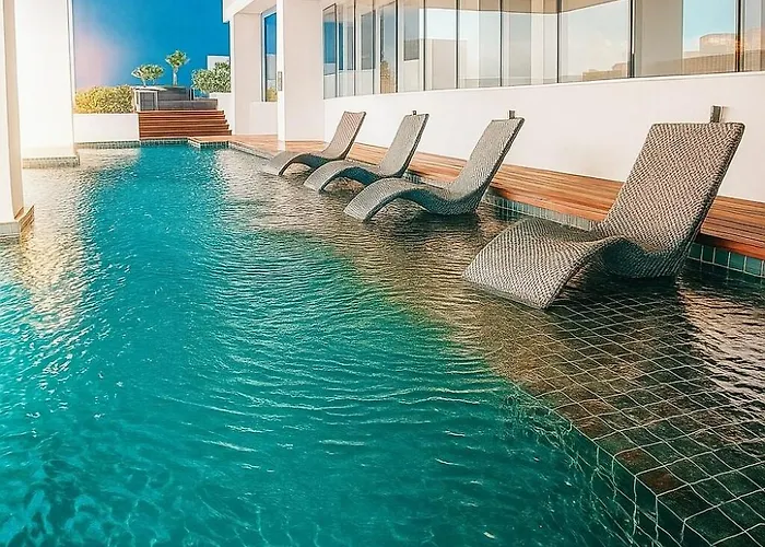 Modern 1br Corner Unit, Pool & Gym Overlooking Skyline - It Park Appartamento Cebu