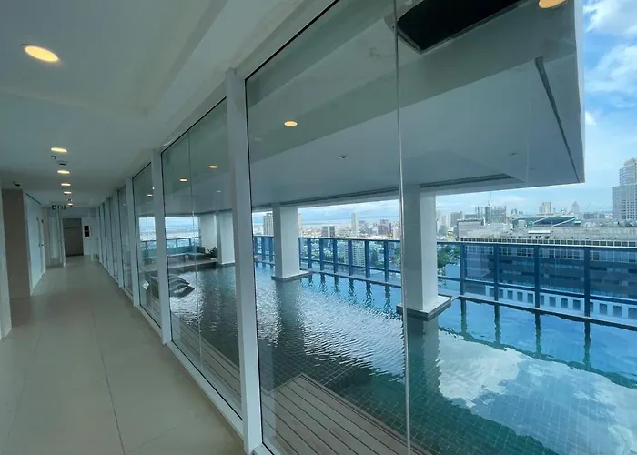 Modern 1br Corner Unit, Pool & Gym Overlooking Skyline - It Park Cebu